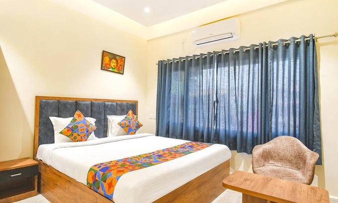 Tarapith Hotel | 150 m² Hotel ∙ 2 guests