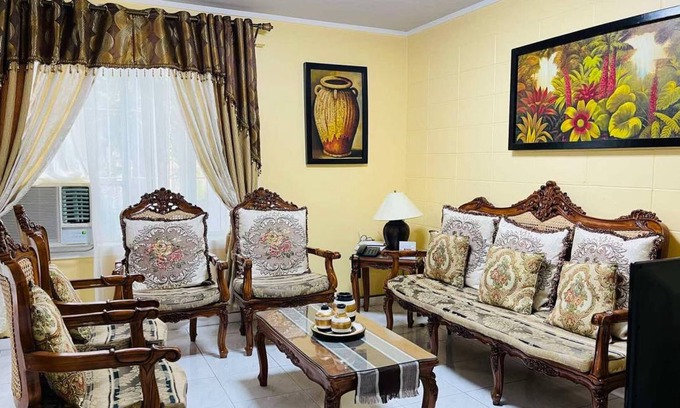 Olongapo House | 150 m² House ∙ 3 bedrooms ∙ 10 guests