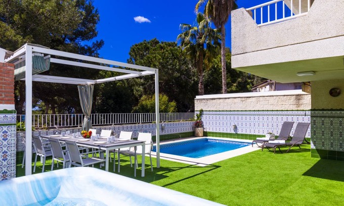 Cap de Salou House | 150 m² House ∙ 6 bedrooms ∙ 14 guests