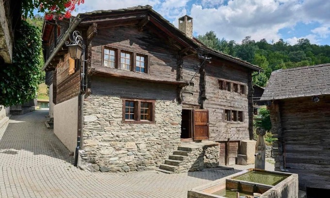 Visperterminen House | 150 m² House ∙ 2 bedrooms ∙ 4 guests