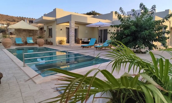 Kamilari Villa | 150 m² Villa ∙ 3 bedrooms ∙ 6 guests
