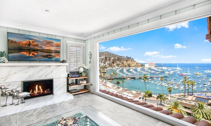 Avalon House | 150 Middle Terrace – Stunning 3BD Avalon Home, Views!, Golf Cart, A/C