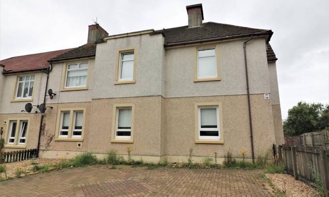 Airdrie Apartment | 1500 m² Apartment ∙ 4 bedrooms ∙ 6 guests