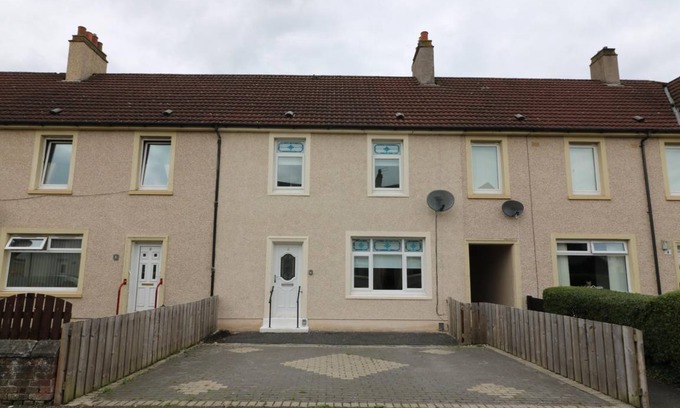 Bellshill Apartment | 1500 m² Apartment ∙ 3 bedrooms ∙ 6 guests