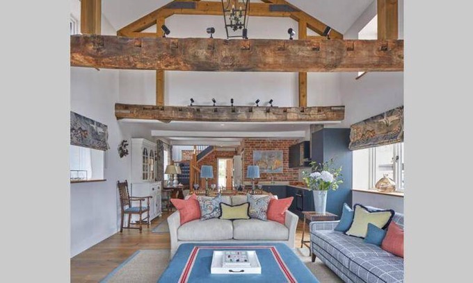 Alton Barnes House | 1500 m² House ∙ 3 bedrooms ∙ 6 guests