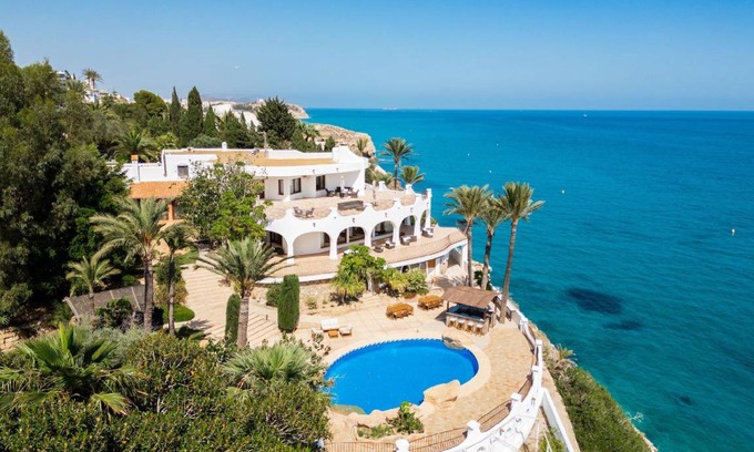 Villajoyosa House | 1500 m² House ∙ 5 bedrooms ∙ 10 guests
