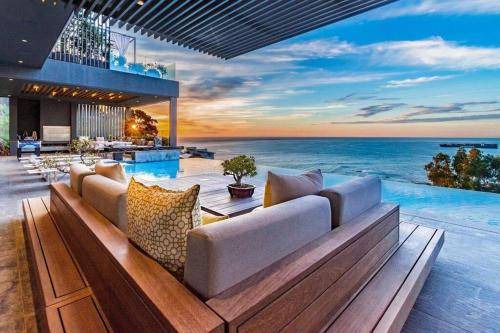 Bantry Bay Villa | 1500 m² Villa ∙ 5 bedrooms ∙ 10 guests