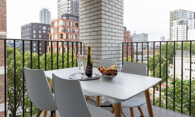 Walworth Apartment | 1505 WH - Eden Suite