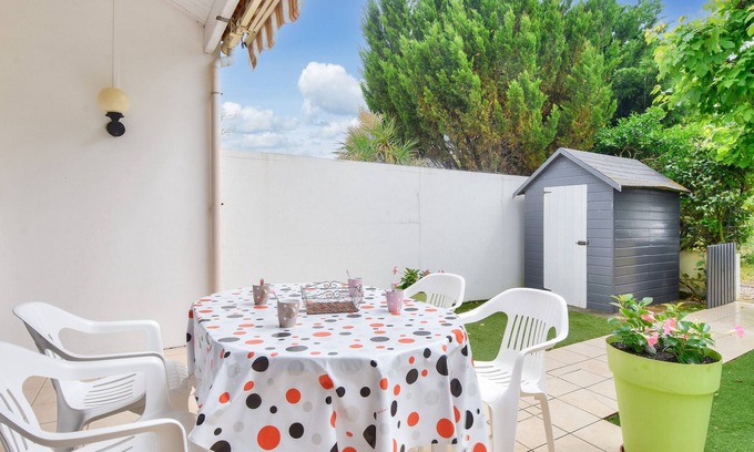 Saint-Hilaire-de-Riez Ski Chalet | 150m beach - House for 4 - Colourful terrace