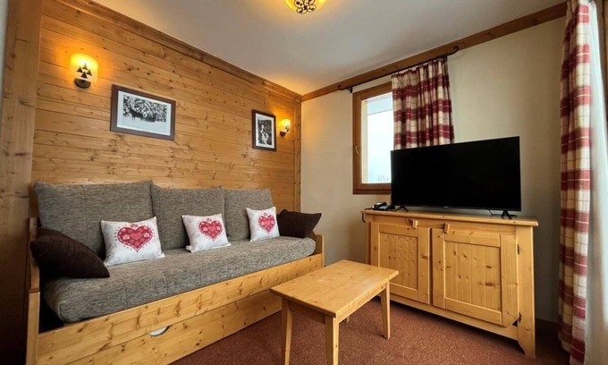 Val Cenis Apartment | 150m from shops, Ground floor, fitness, swimming pool, balcony, tv, ski locker, 38m², Val Cenis