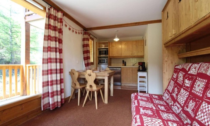 Val Cenis Apartment | 150m from shops, 2nd floor, fitness, swimming pool, balcony, tv, ski locker, 40m², Val Cenis