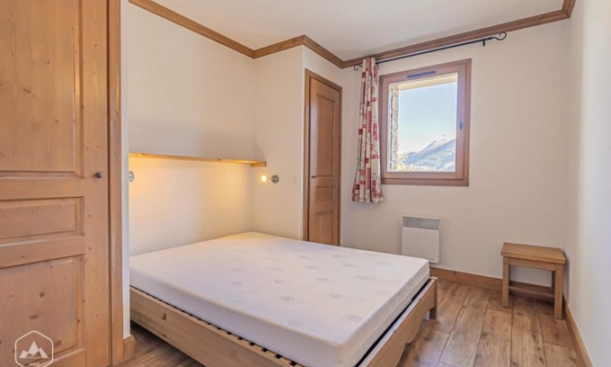Aussois Apartment | 150m from resort center, floor -2, fitness, balcony, tv, ski locker, 50m², Aussois