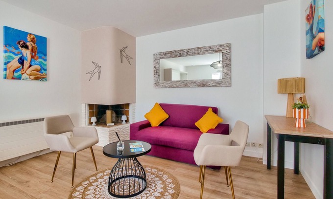 Saint-Martin-de-Re Apartment | 150m from St Martin de Ré harbour, studio for 2