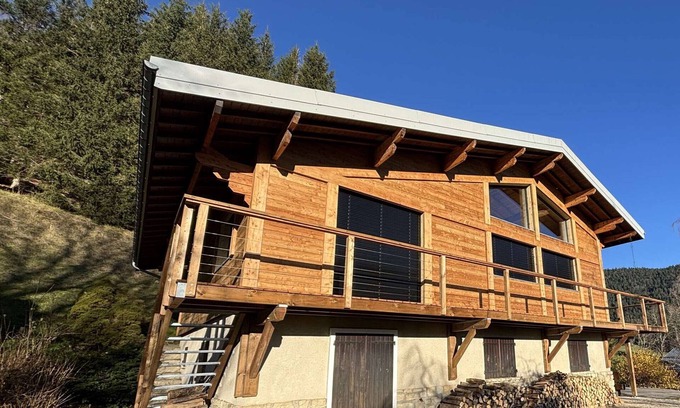 Meaudre Ski Chalet | 150m² Alpine chalet for 12 with billiard and garage in Méaudre