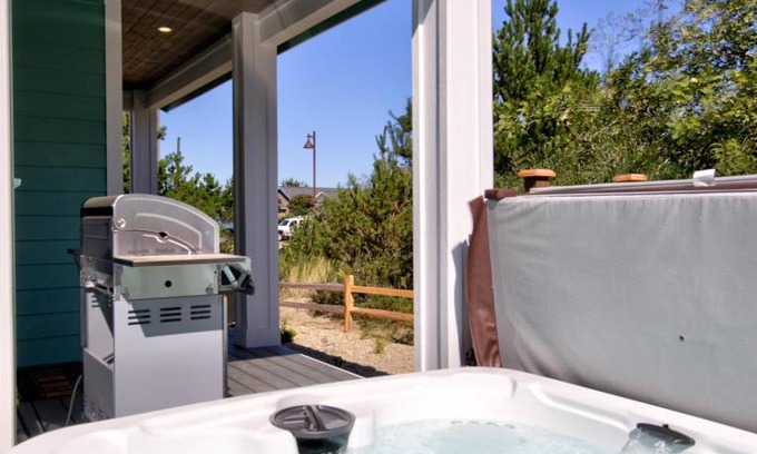 Ocean Shores Cottage | 153 m² Cabin ∙ 3 bedrooms ∙ 7 guests