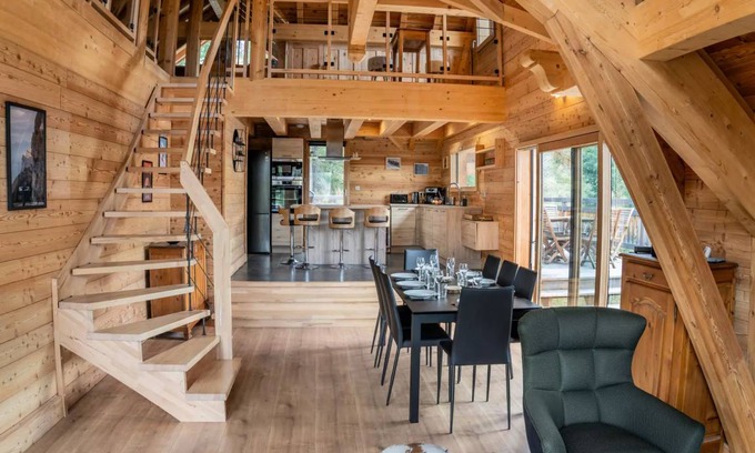 Les Orres Ski Chalet | 153 m² Chalet ∙ 2 bedrooms ∙ 9 guests