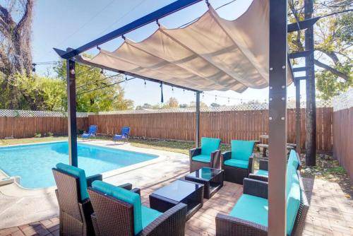 Spring Branch Central House | 155 m² House ∙ 4 bedrooms ∙ 9 guests