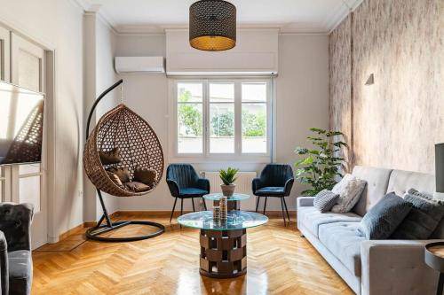 Makrigianni Apartment | 156 m² Apartment ∙ 5 bedrooms ∙ 27 guests