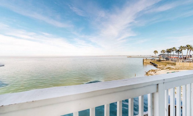 Port Isabel House | 156 m² House ∙ 2 bedrooms ∙ 6 guests