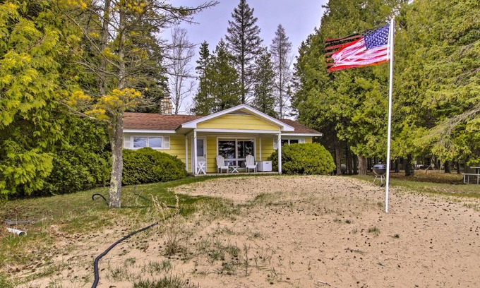 Baileys Harbor Cottage | 157 m² Cabin ∙ 3 bedrooms ∙ 6 guests