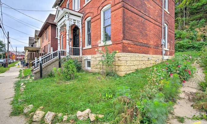 Dubuque House | 157 m² House ∙ 4 bedrooms ∙ 8 guests