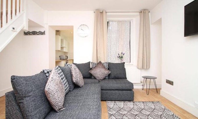 Landore Apartment | 158 m² Apartment ∙ 4 bedrooms ∙ 9 guests