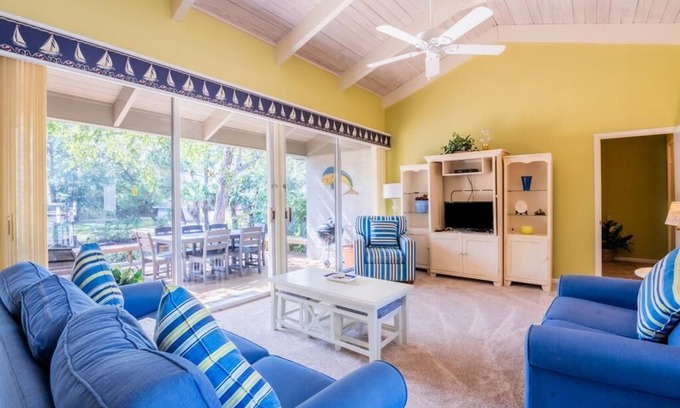South Beach Condo | 1582 Lagoon Villas- 3b/3b neat South Beach Marina, Pickleball