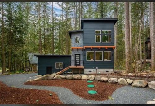 Warnick Ski Chalet | 15GS - Hot Tub - WIFI- Pets Ok