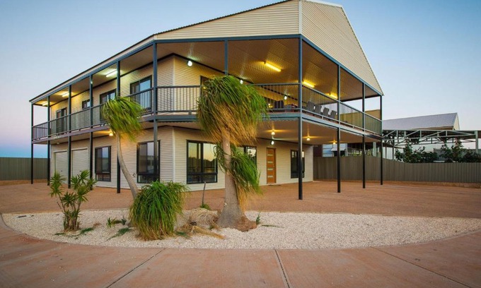 Exmouth House | 16 Crevalle Way