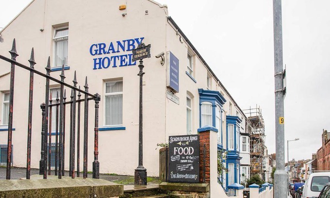 Scarborough Hotel | 16 m² Hotel ∙ 3 guests