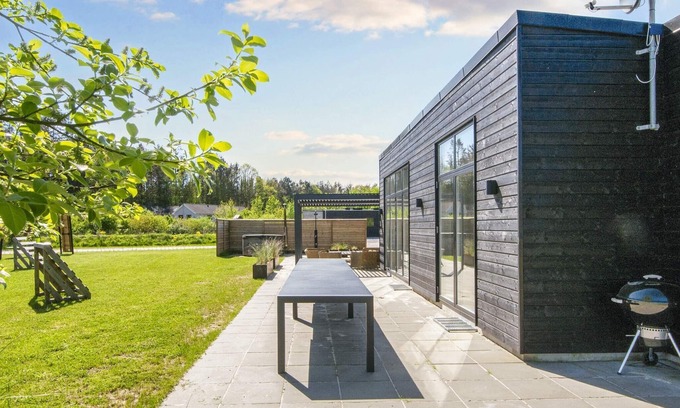 Fjellerup Strand House | 16 person holiday home in Glesborg