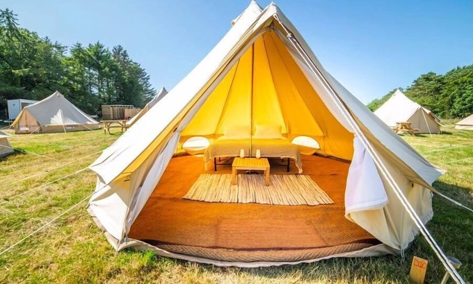 Llanfaethlu Cabin | 16 'Petra' Bell Tent Glamping Anglesey