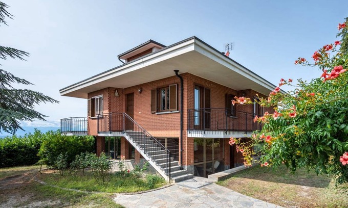 Bossolasco Other | 160 m² Accommodation ∙ 3 bedrooms ∙ 8 guests