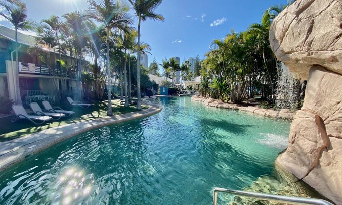 Mermaid Beach Apartment | 160 m² Apartment ∙ 4 bedrooms ∙ 8 guests