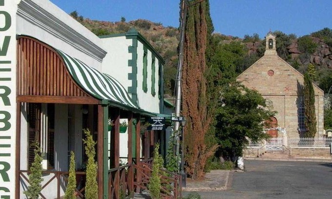 Colesberg Apartment | 160 m² Apartment ∙ 2 bedrooms ∙ 5 guests