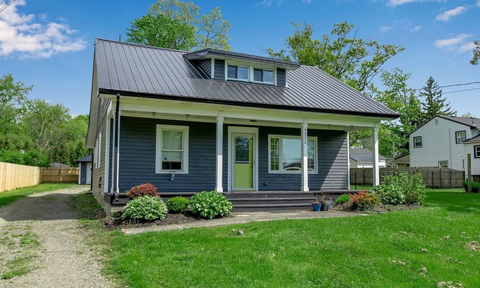 Lake Erie Beach House | 160 m² House ∙ 4 bedrooms ∙ 7 guests