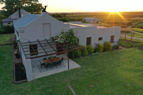 Swellendam House | 160 m² House ∙ 3 bedrooms ∙ 8 guests