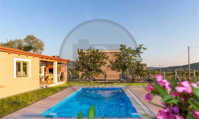 Neoric House | 160 m² House ∙ 4 bedrooms ∙ 6 guests