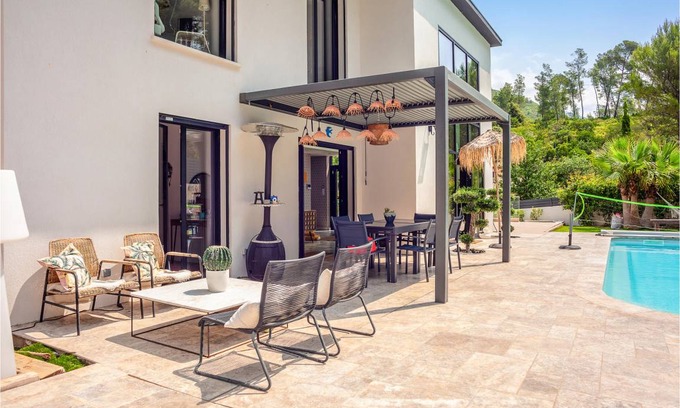 Gemenos House | 160 m² House ∙ 4 bedrooms ∙ 8 guests