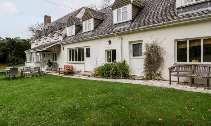 Wareham House | 160 m² House ∙ 5 bedrooms ∙ 13 guests