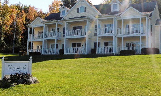 Trumansburg House | 160 m² Motel ∙ 2 bedrooms ∙ 10 guests