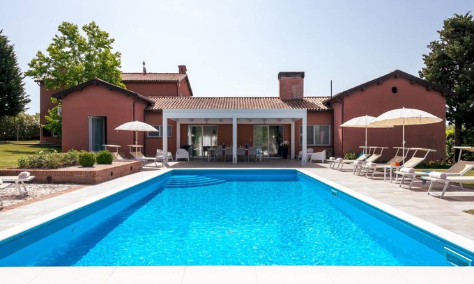 Giulianova Villa | 160 m² Villa ∙ 5 bedrooms ∙ 11 guests
