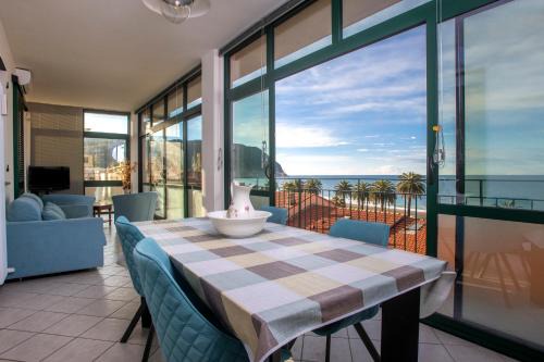 Riva Trigoso House | 162 - La Veranda Sull'Acqua, Fronte e Vista Mare Riva Trigoso, POSTO AUTO PRIVATO