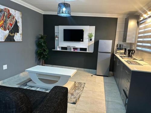 Bezuidenhout Valley Apartment | 163 on Bez Unit 20