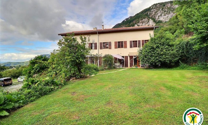 Saint-Laurent-en-Royans House | 165 m² Gîte ∙ 5 bedrooms ∙ 12 guests