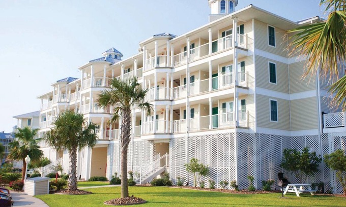 Pirates Cove Hotel | 165 m² Hotel ∙ 2 bedrooms ∙ 127 guests