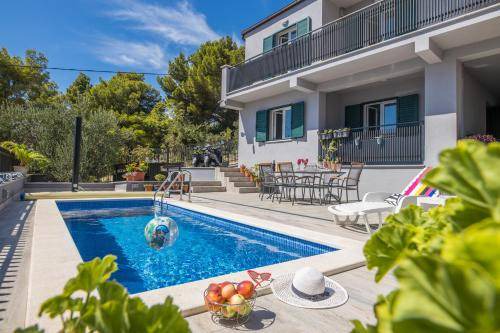 Gradac Villa | 165 m² Villa ∙ 2 bedrooms ∙ 6 guests