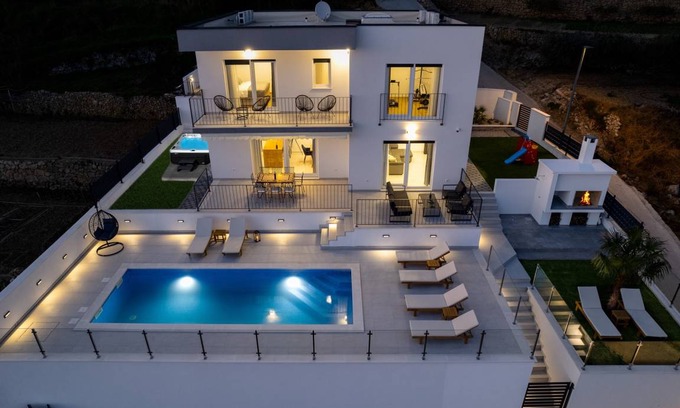 Podstrana Villa | 165 m² Villa ∙ 4 bedrooms ∙ 8 guests