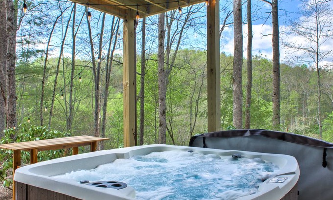 Spruce Pine House | 166 m² House ∙ 3 bedrooms ∙ 9 guests