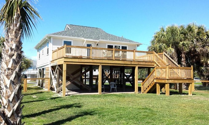 Folly Beach House | 1661 E Ashley - Ocean Cabin